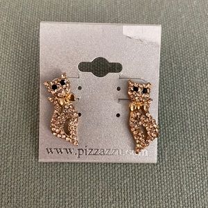 Pizzazu Crystal-Eyed Cat Pierced Earrings